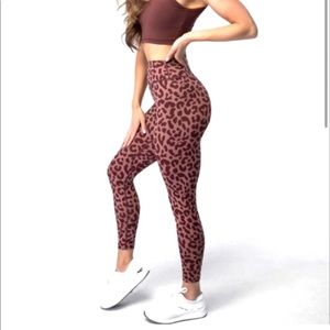 Balance Athletica King Cheetah Dusk Leggings‎
